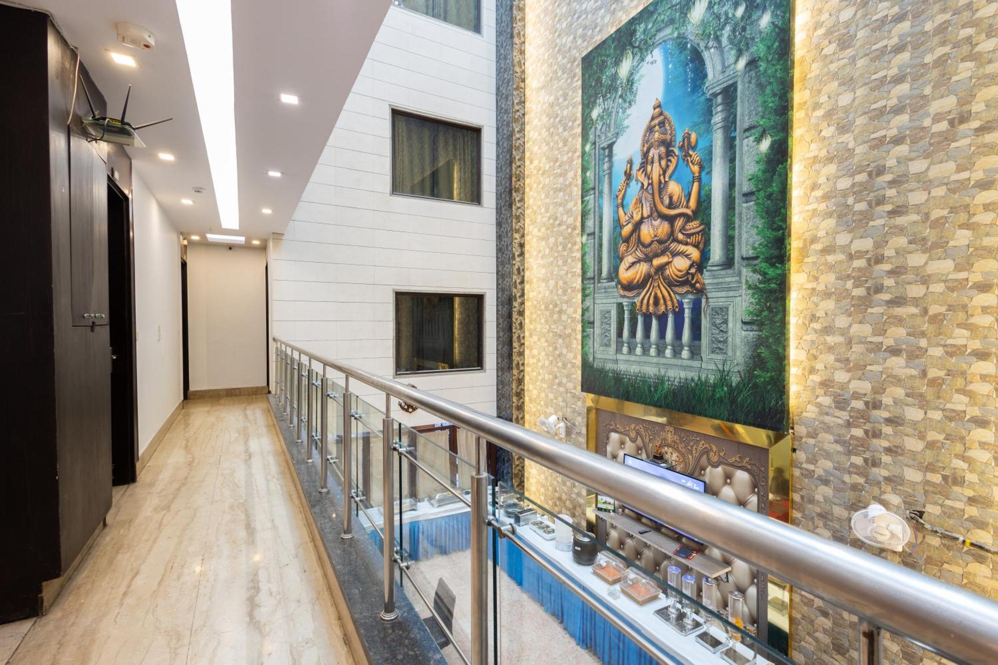 Hotel Gold Souk - Karol Bagh Дели Экстерьер фото