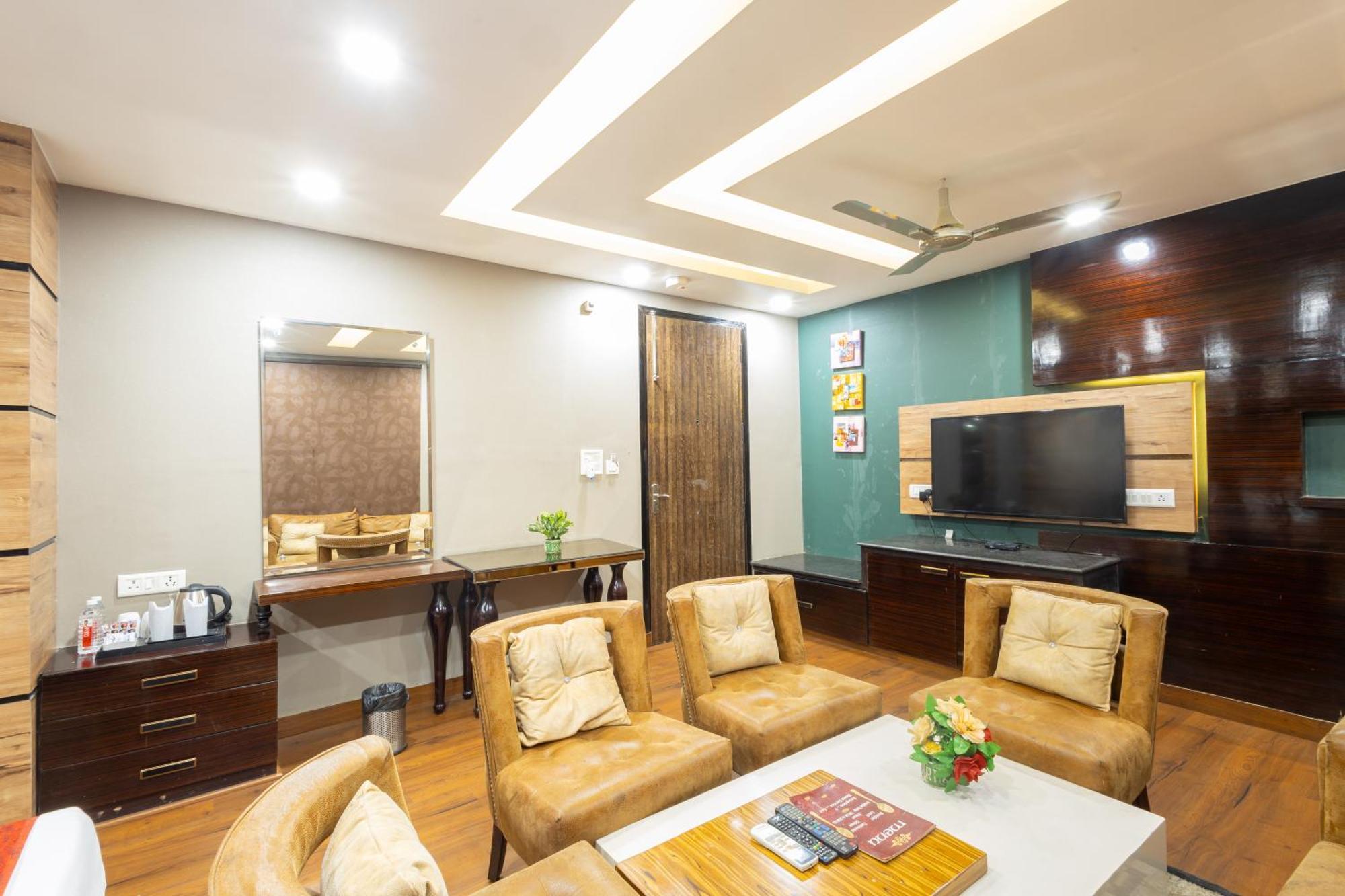 Hotel Gold Souk - Karol Bagh Дели Экстерьер фото